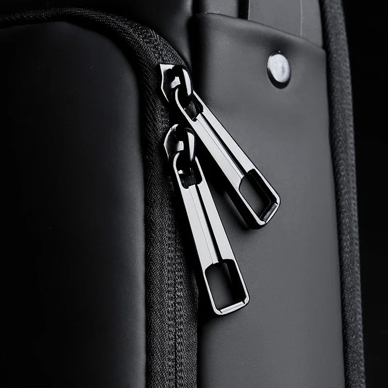 Whenaura Lockable Chest Bag